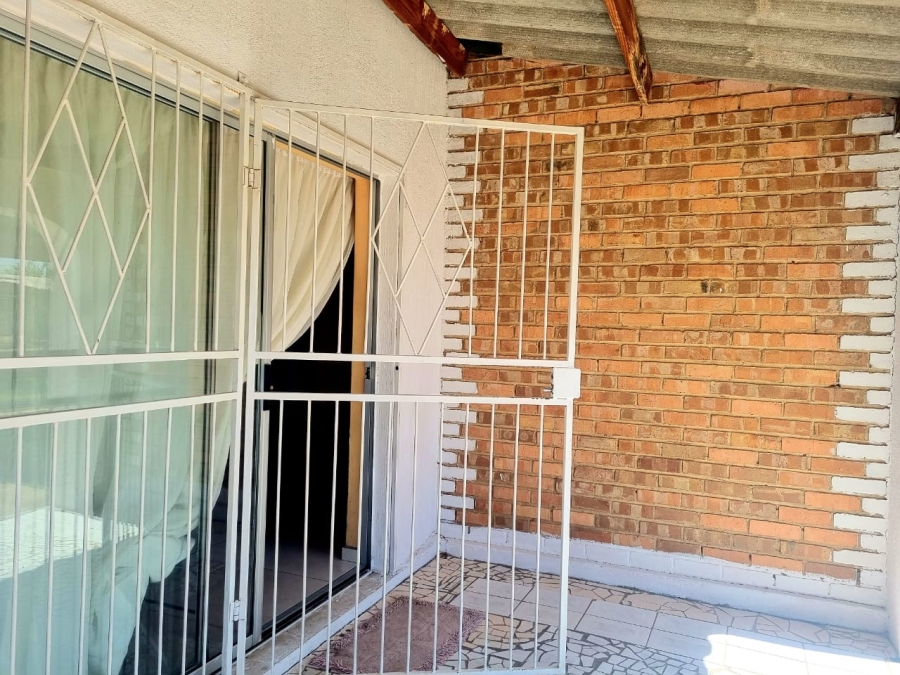 2 Bedroom Property for Sale in Roodepan Northern Cape